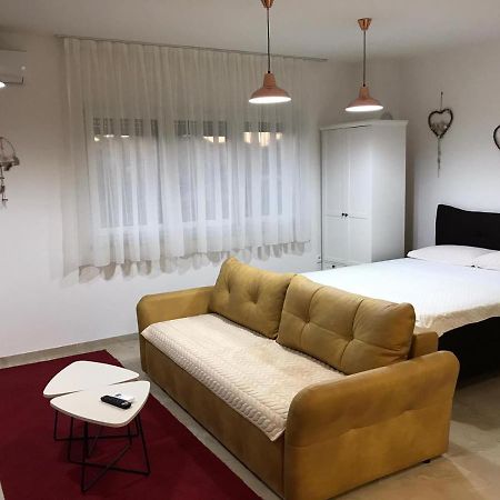 B1Villa Srima Bagian luar foto