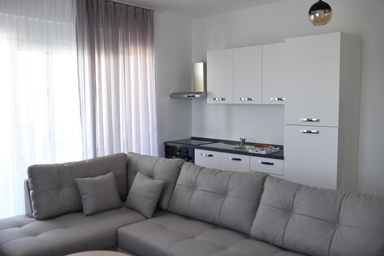 B1Villa Srima Bagian luar foto